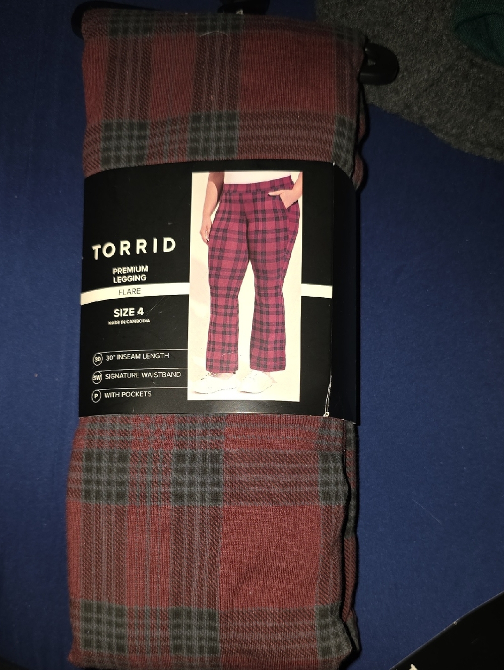 Brand New Torrid Red and Gray Plaud Flare Leggings Size 4